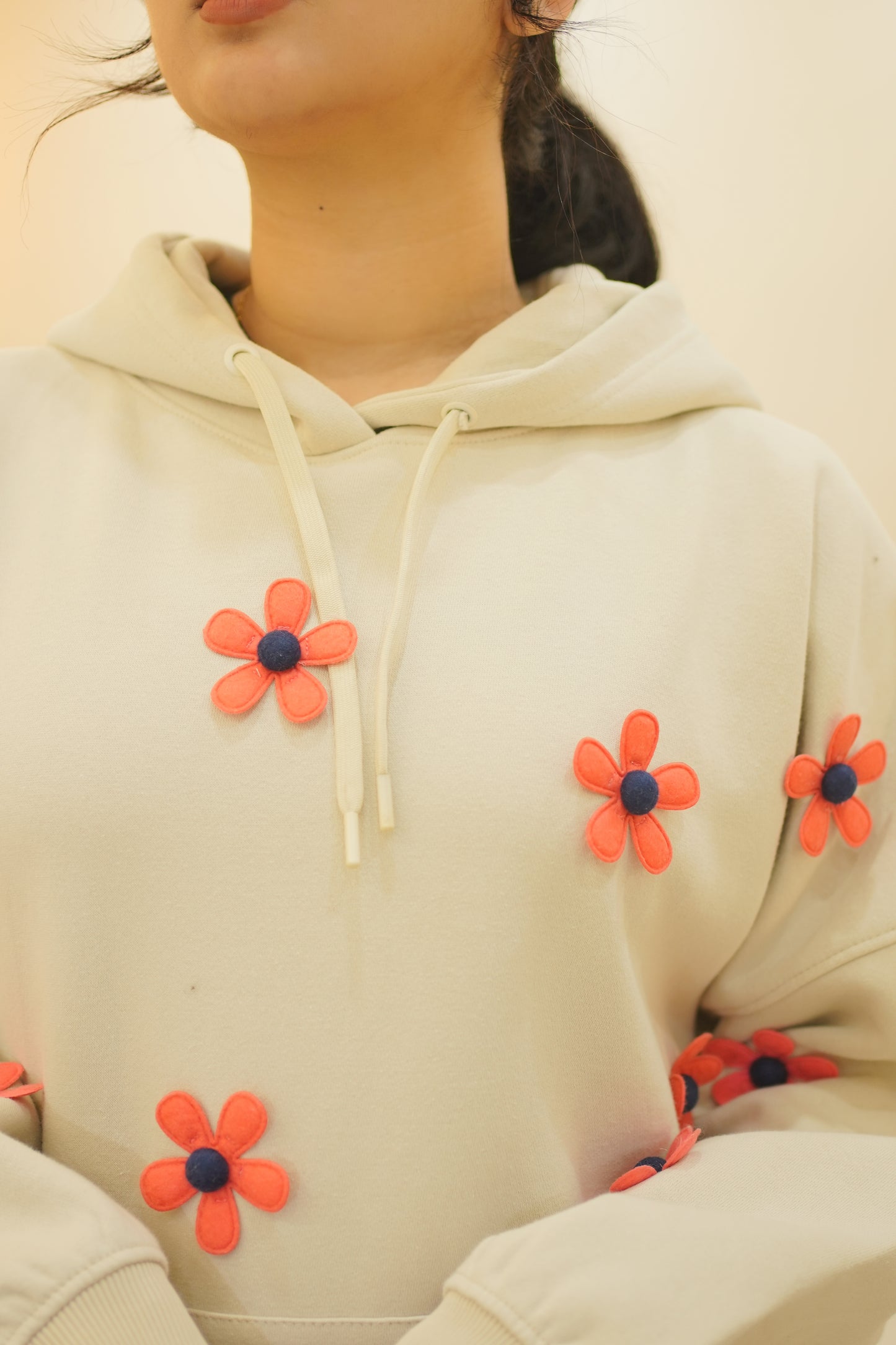 OVERSIZED BEIGE FLOWER HOODIE