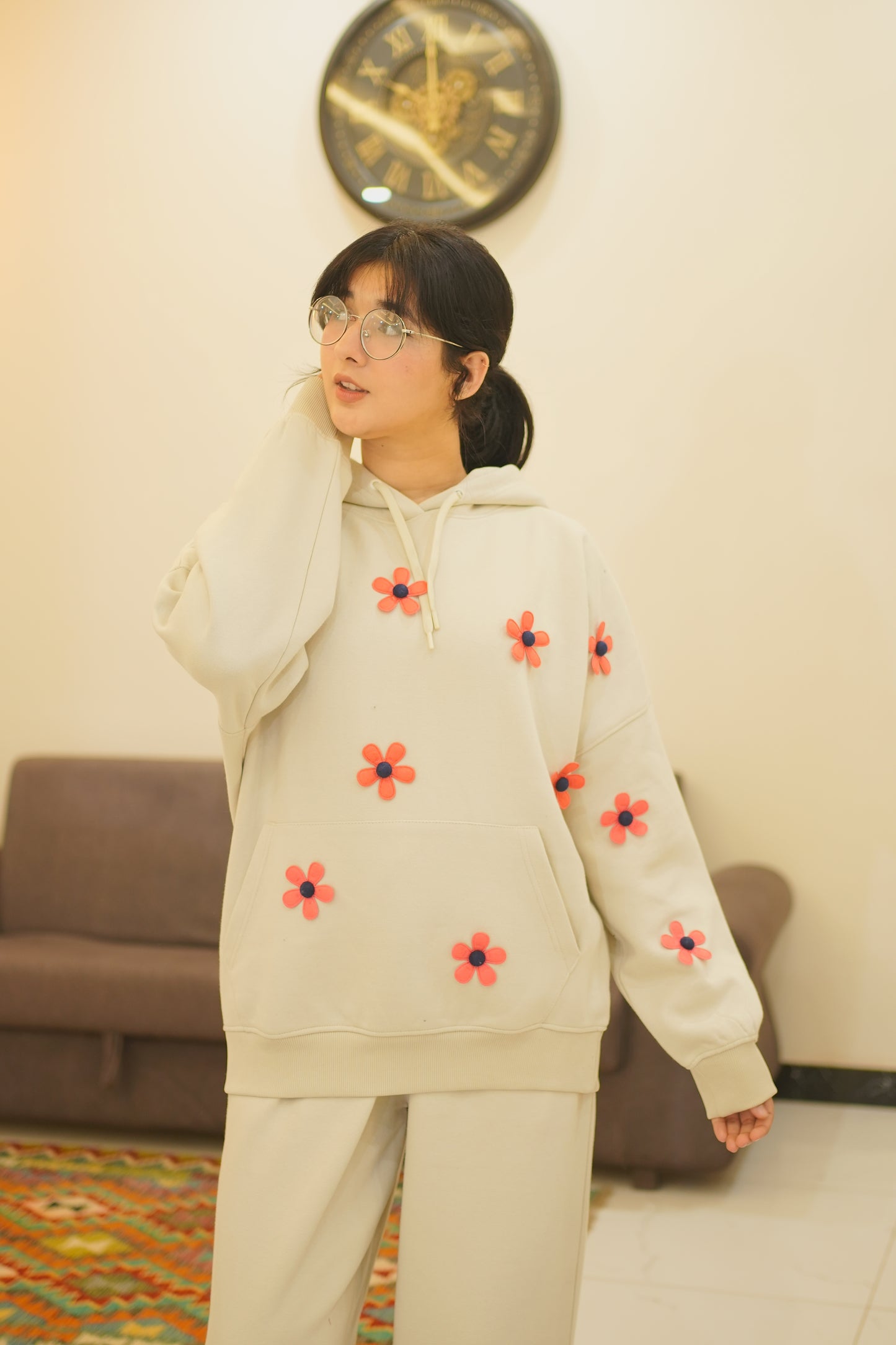 OVERSIZED BEIGE FLOWER HOODIE